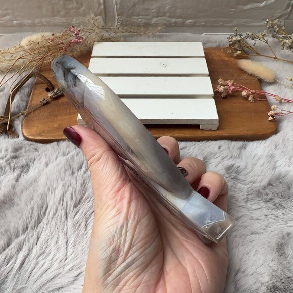 Gorgeous Amethyst with Agate Angel Wings Carving - Picture 3 of 8